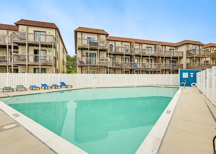 Holiday home Unwind Poolside, Walk To Sand! Ocean Ocean City