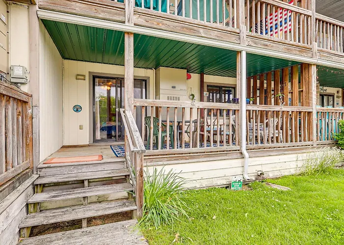 Holiday home Unwind Poolside, Walk To Sand! Ocean